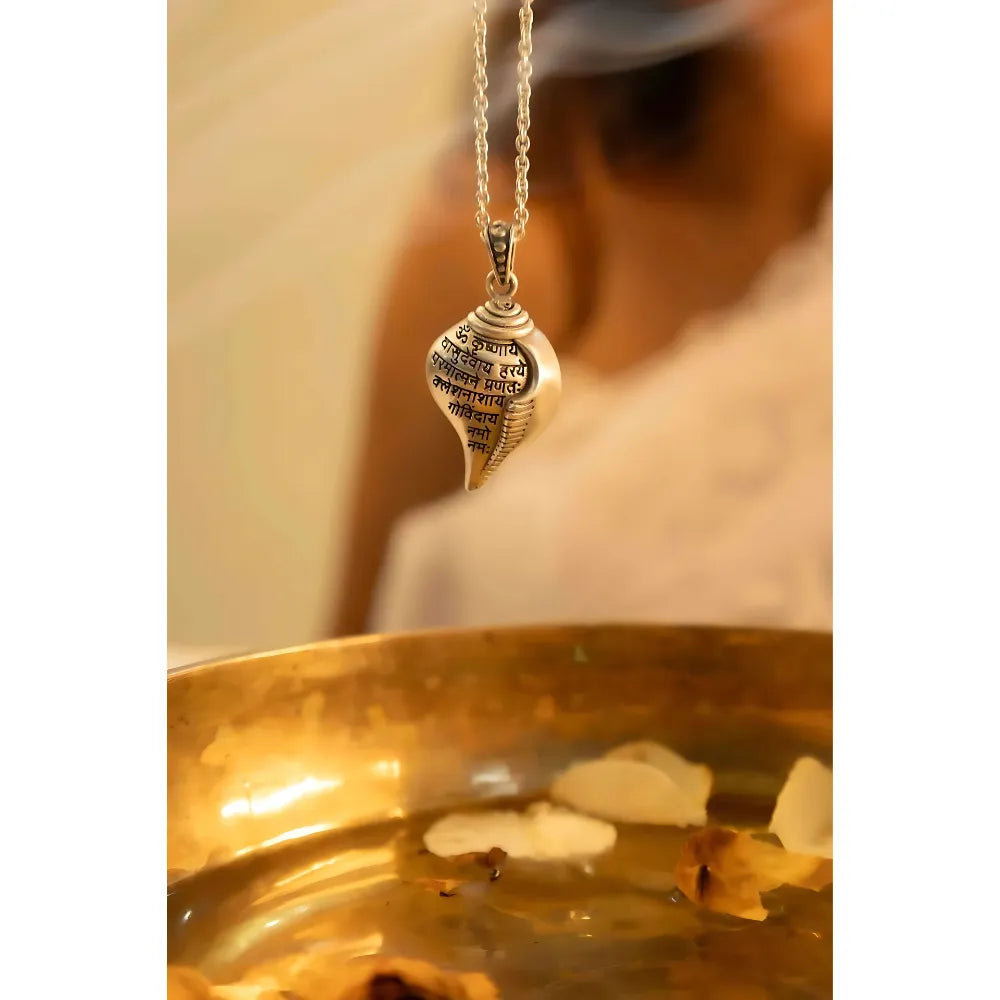 Silver Shankha Pendant with Chain