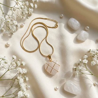 Fashion Metal Wrapped Love Heart Crystal Stone Pendant