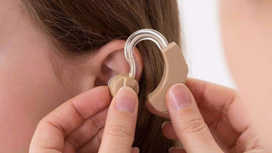 Lightweight Behind the Ear Sound Amplifier ’46 in 1 Set Repair Tools