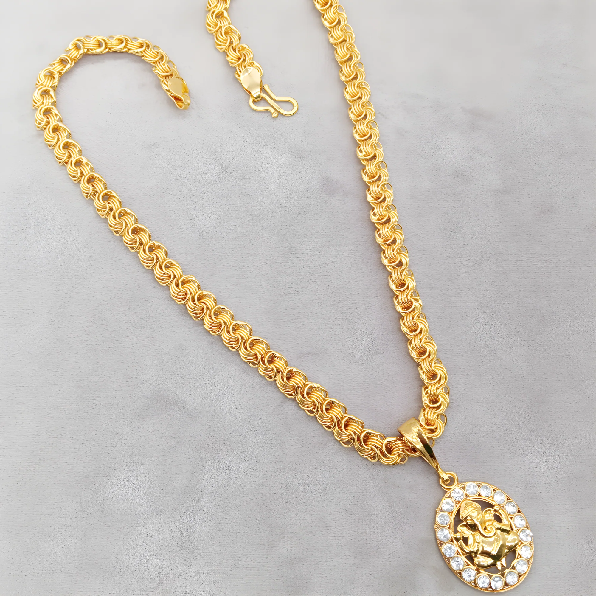 Regal Gold Pendant Set