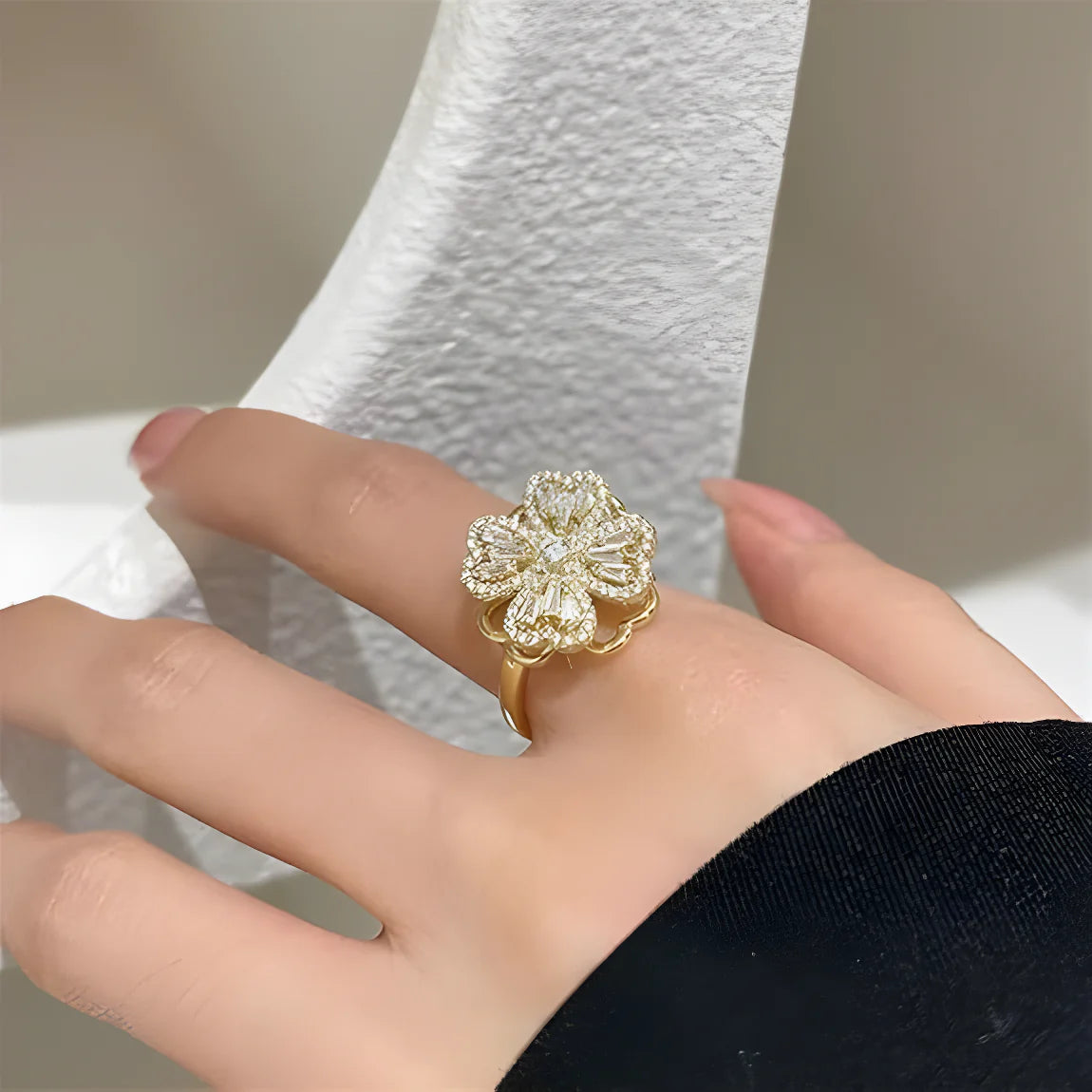 Spinning Luck Clover Ring jewelry